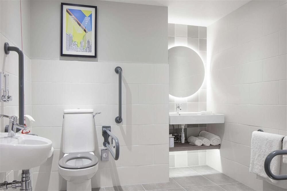 Foto del baño de Hotel Hampton by Hilton Manchester Northern Quarter