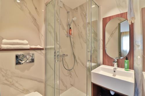 Foto del baño de Hotel du Pin Nice Port