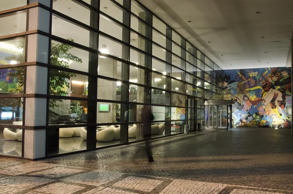 Foto del exterior de VIP Executive Arts Hotel