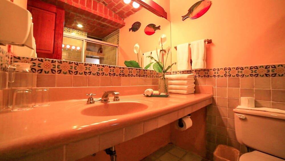 Foto del baño de Hotel San Buenaventura de Atitlán
