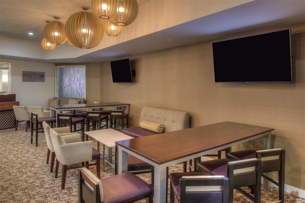 Foto de restauración de Hotel DoubleTree by Hilton Atlanta North Druid Hills/Emory Area