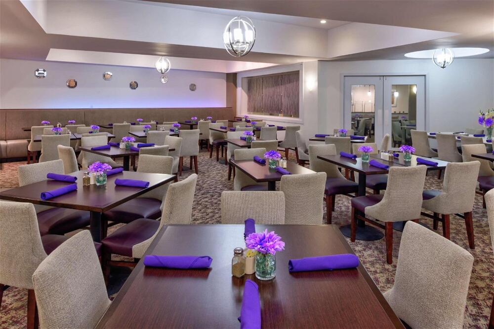 Foto de restauración de Hotel DoubleTree by Hilton Atlanta North Druid Hills/Emory Area
