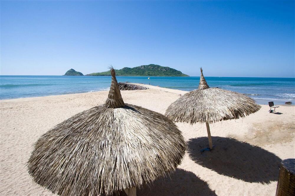 Foto general de Hotel Las Flores Beach Resort