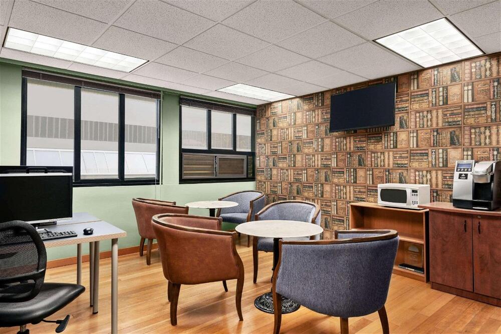 Foto de los servicios de Hotel Days Inn by Wyndham Vancouver Downtown