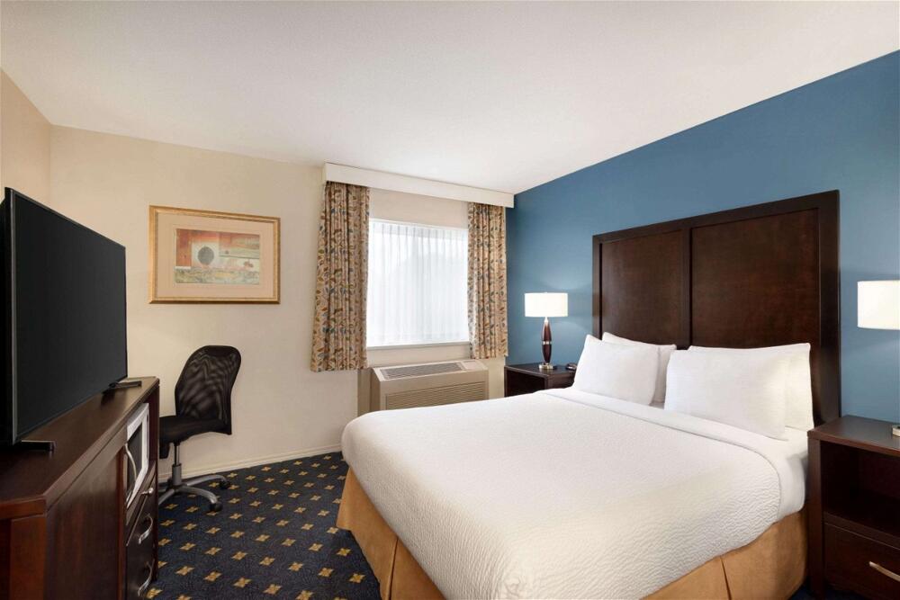 Foto de una habitación de Hotel Days Inn by Wyndham Kelowna