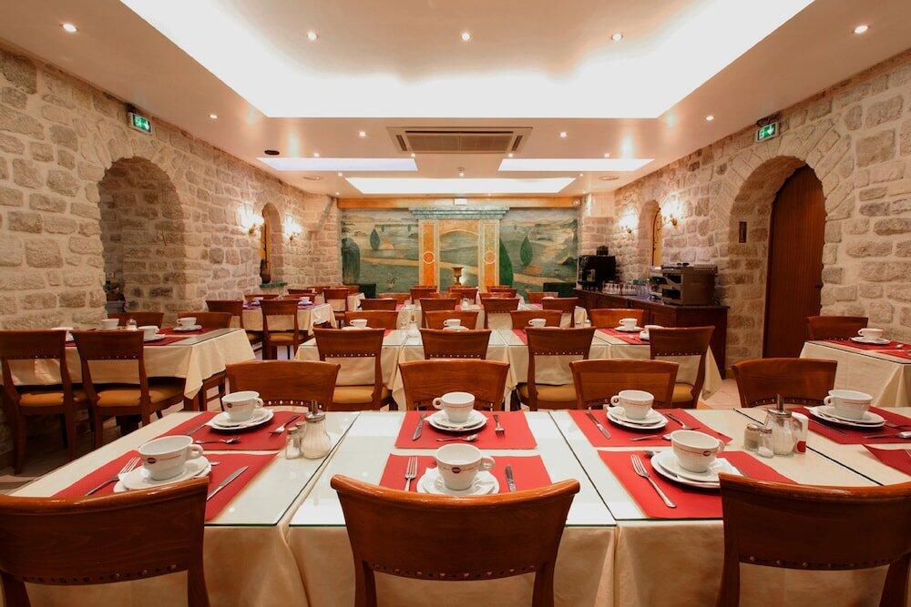 Foto de restauración de Hotel Touring