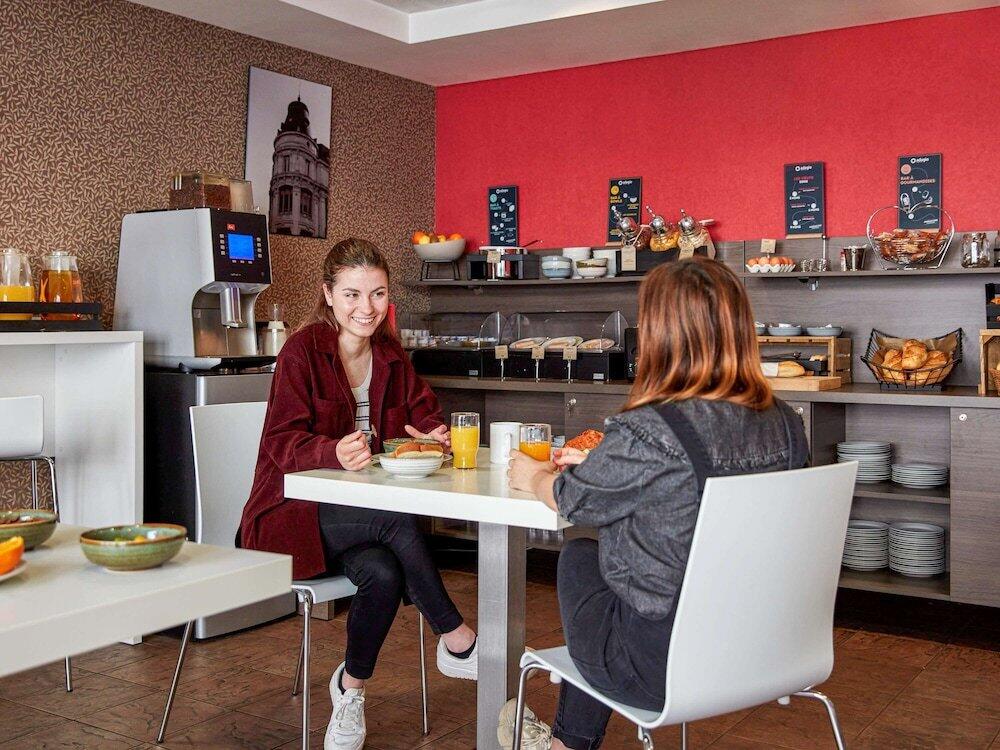 Foto de restauración de Aparthotel Adagio Access Poitiers