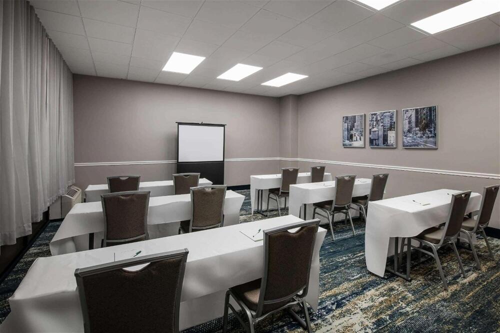 Foto general de Hotel Baymont by Wyndham White Plains - Elmsford