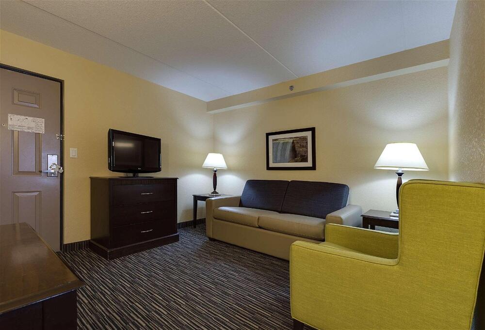 Foto de una habitación de Hotel Country Inn &amp;amp; Suites by Radisson, Niagara Falls, ON