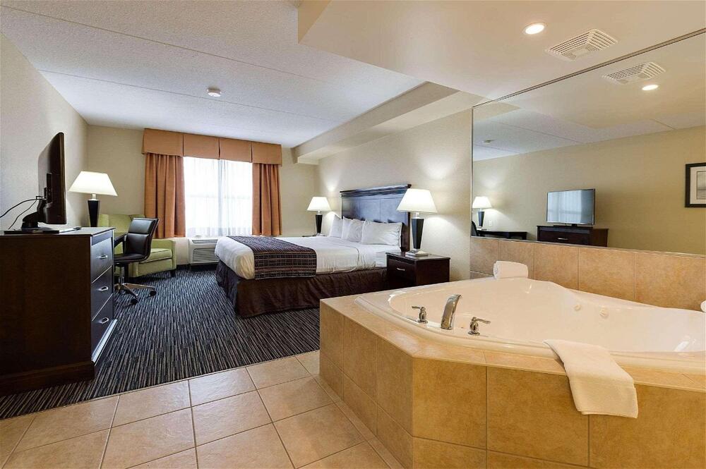 Foto de una habitación de Hotel Country Inn &amp;amp; Suites by Radisson, Niagara Falls, ON