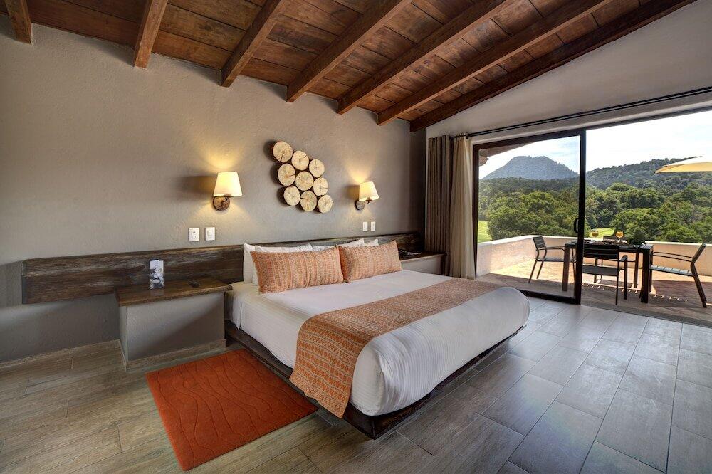 Foto de una habitación de Hotel Avandaro Golf &amp;amp; Spa Resort
