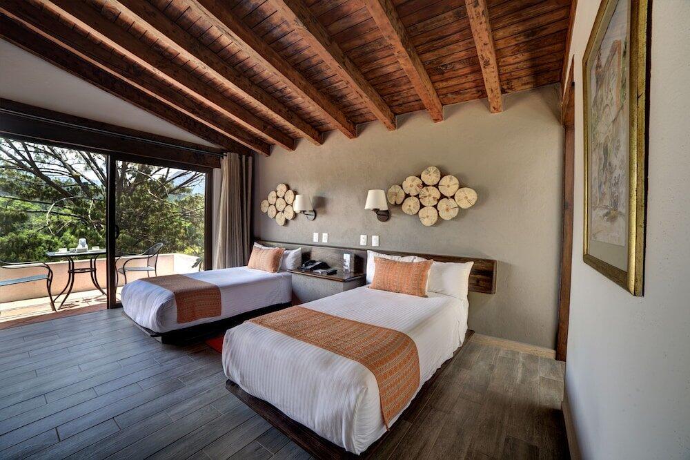 Foto de una habitación de Hotel Avandaro Golf &amp;amp; Spa Resort