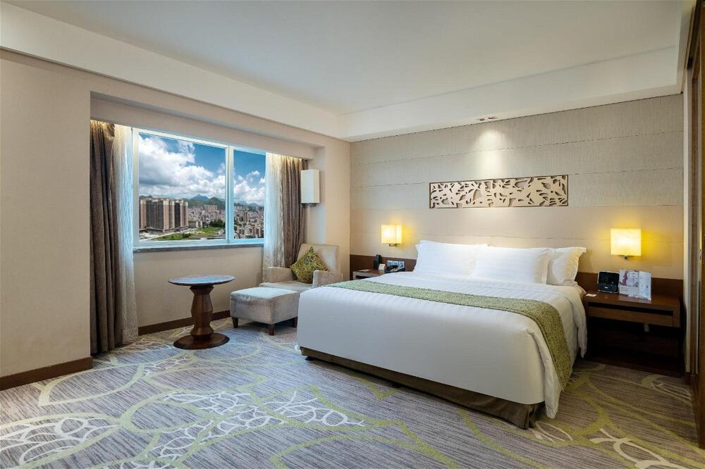 Foto de una habitación de Crowne Plaza Guangzhou City Centre, an IHG Hotel