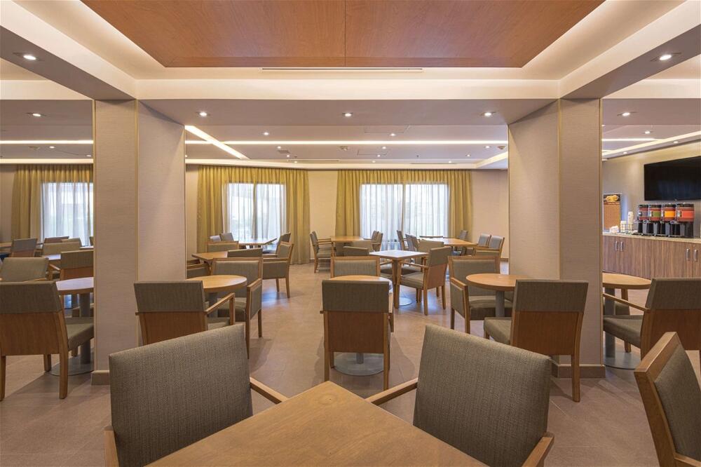 Foto de restauración de Hotel Hampton by Hilton Monterrey Galerias Obispado