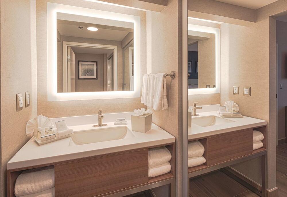 Foto del baño de Hotel Hampton by Hilton Monterrey Galerias Obispado
