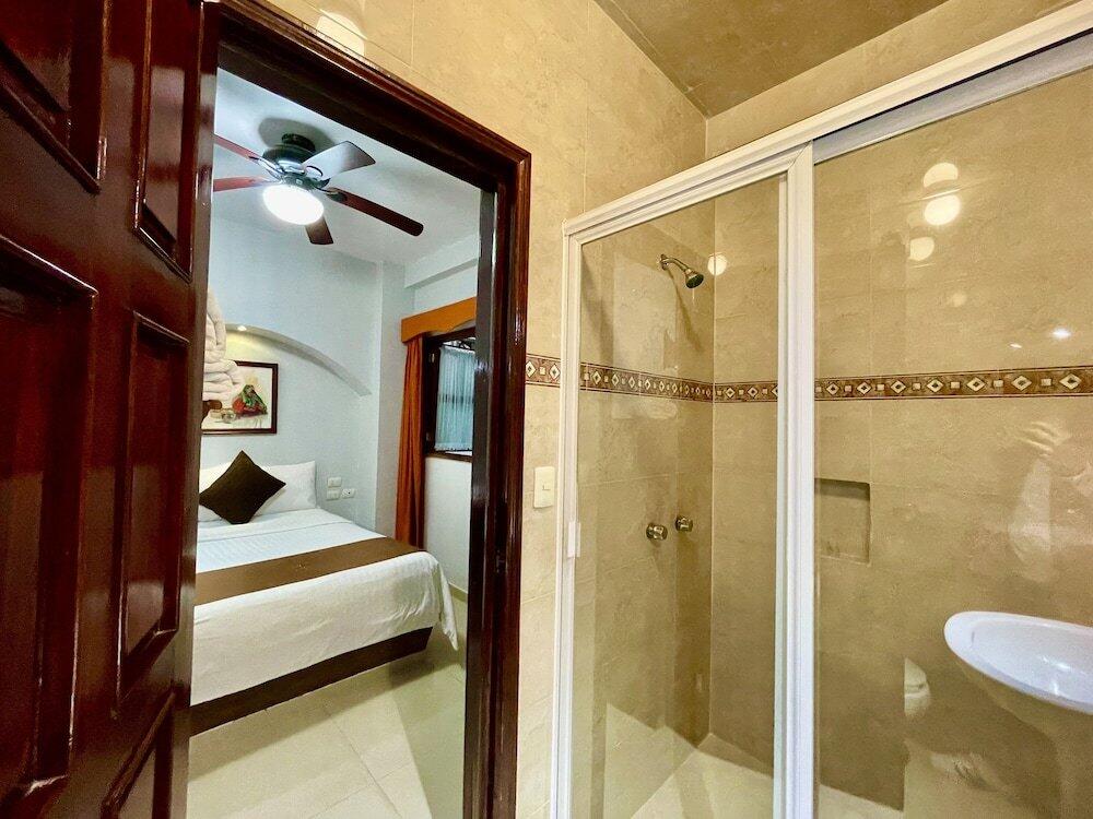 Foto del baño de Hotel Puebla Plaza