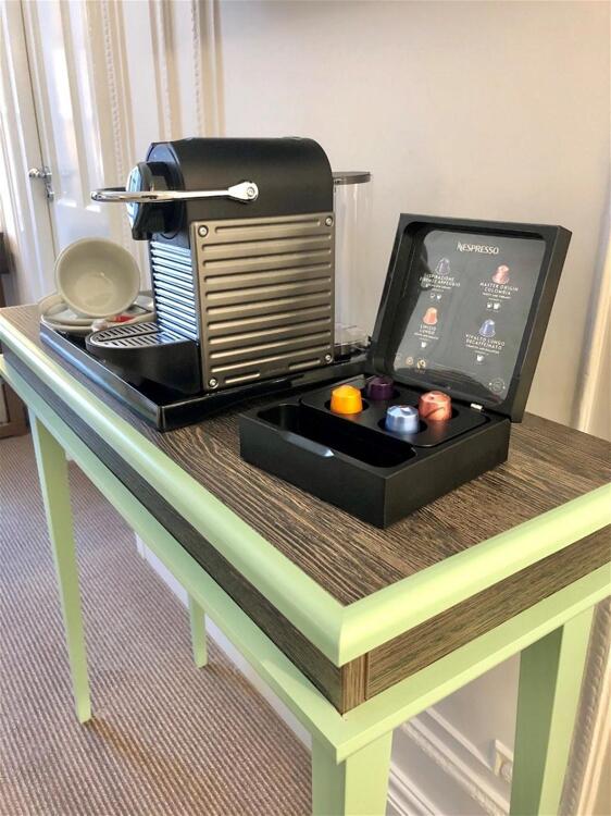 Foto de una habitación de Astor Court Hotel