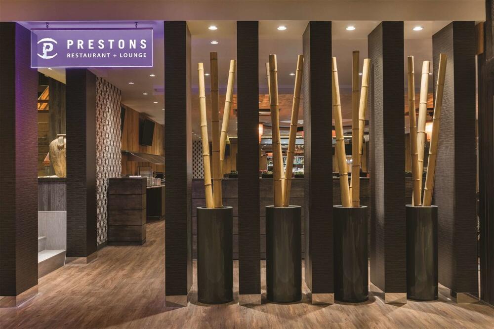 Foto de las zonas nobles de Coast Edmonton Plaza Hotel by APA
