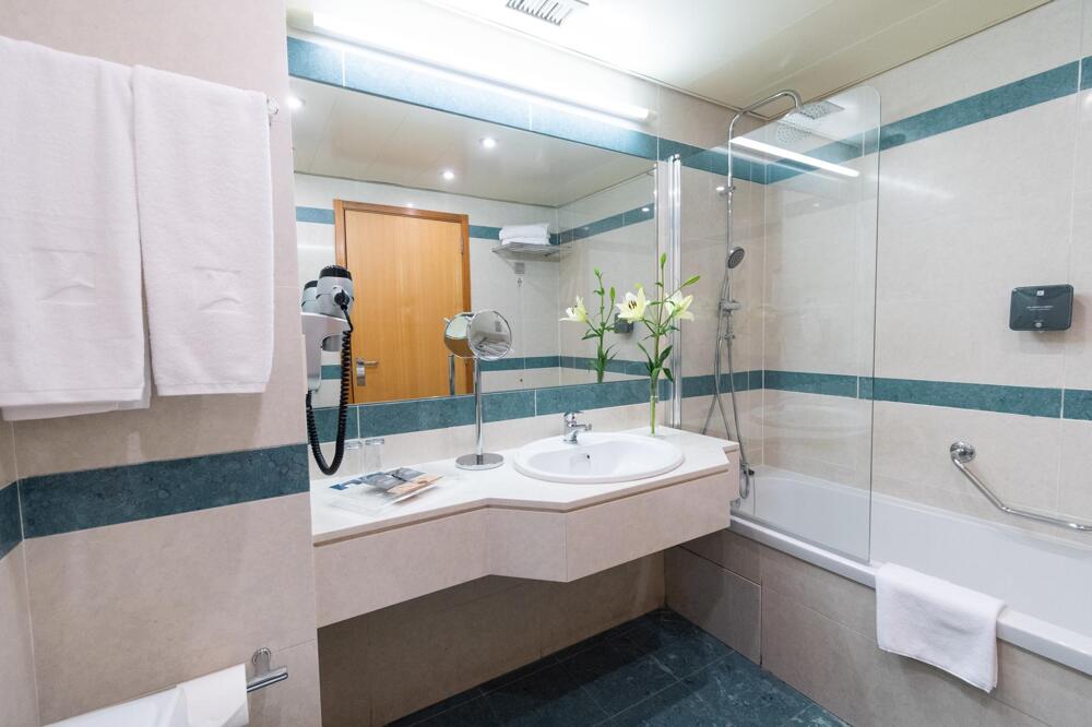 Foto del baño de SANA Metropolitan Hotel