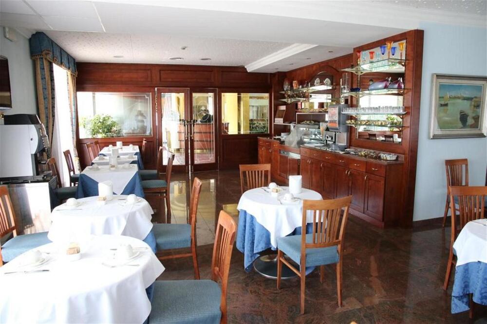 Foto de restauración de Hotel President