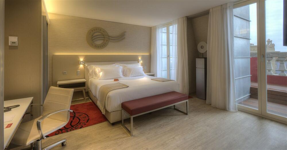 Foto de una habitación de Hotel NH Collection Porto Batalha