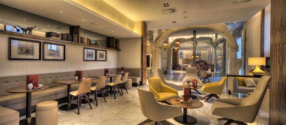 Foto de las zonas nobles de Hotel NH Collection Porto Batalha