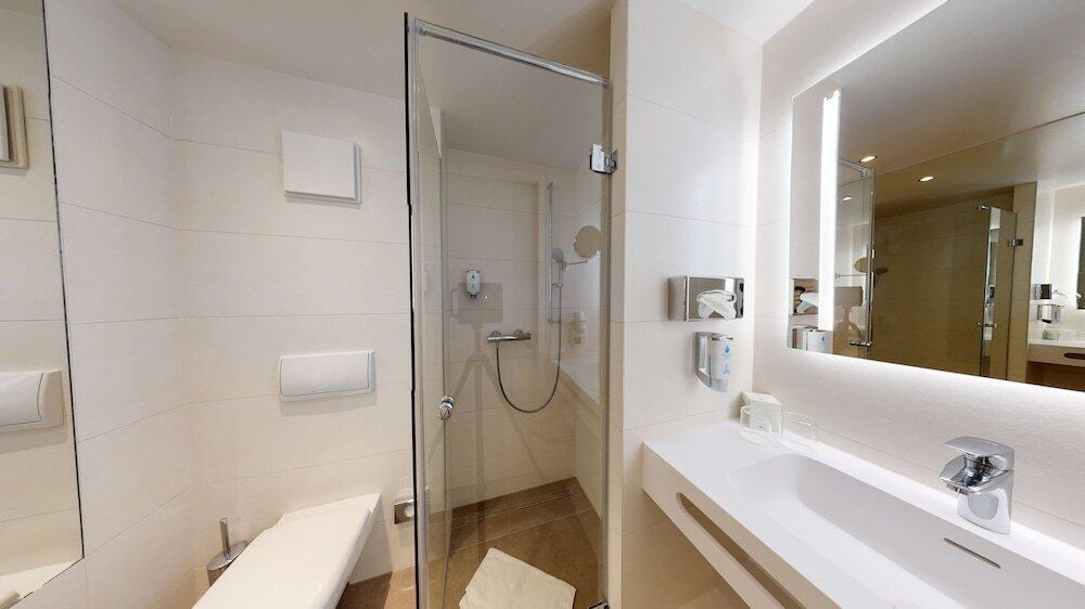 Foto del baño de Kongresshotel Potsdam am Templiner See