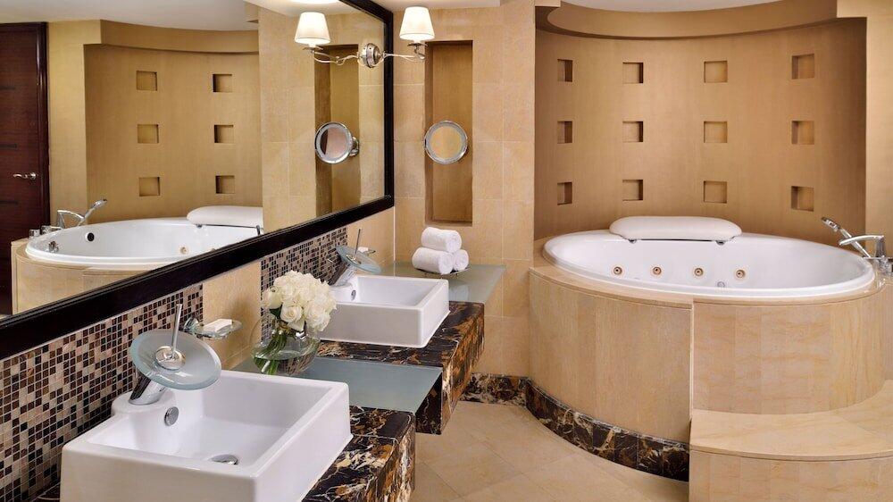 Foto del baño de InterContinental Abu Dhabi, an IHG Hotel