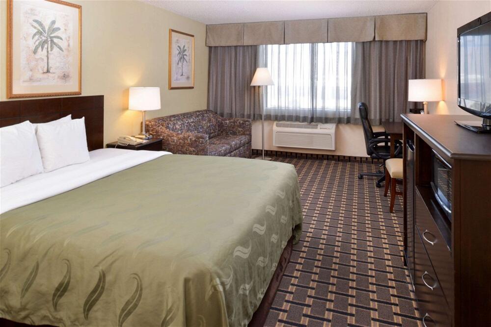 Foto de una habitación de Hotel Quality Inn &amp;amp; Suites Montebello - Los Angeles