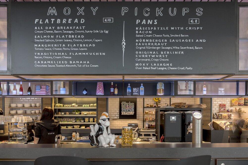 Foto de restauración de Hotel Moxy Glasgow Merchant City