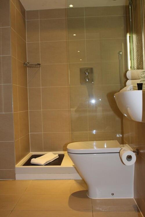 Foto del baño de Quy Mill Hotel &amp;amp; Spa, Cambridge, BW Premier Collection