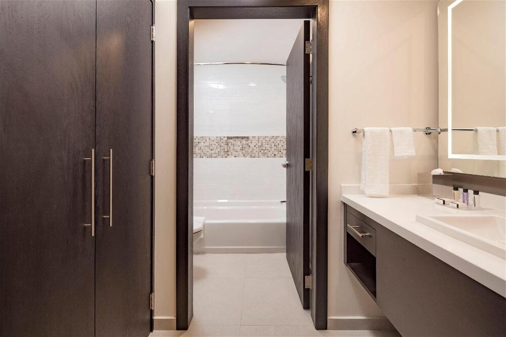 Foto del baño de Hotel Staybridge Suites Silao