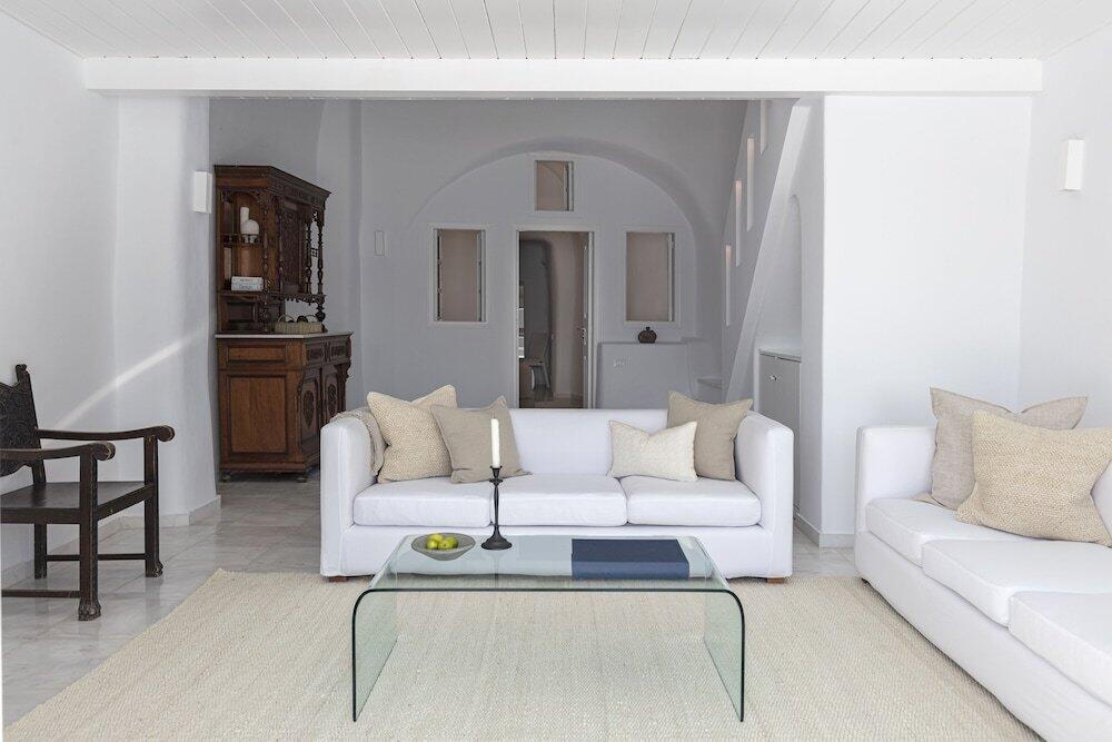Foto de una habitación de Canaves Oia Boutique Hotel