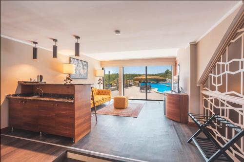Foto de los servicios de Orka Cove Hotel Penthouse &amp;amp; Suites Adults Only