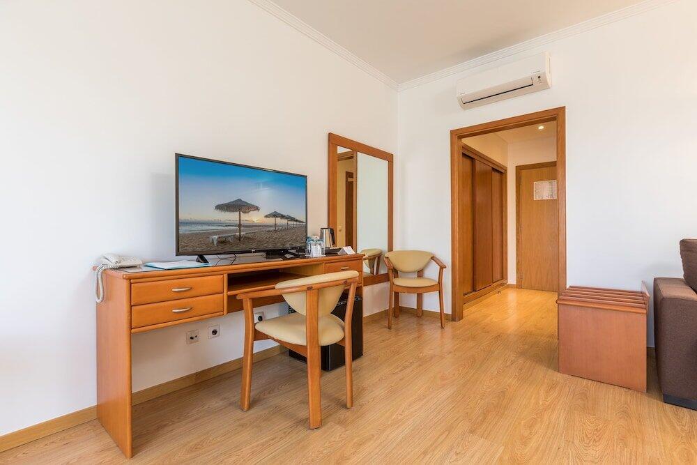 Foto de una habitación de Dom Jose Beach Hotel