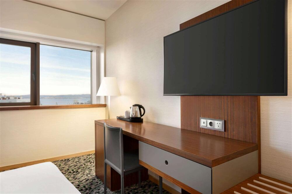 Foto de una habitación de Hotel Ramada by Wyndham Lisbon