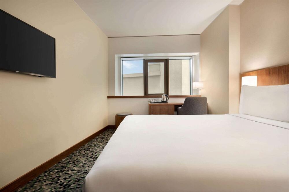 Foto de una habitación de Hotel Ramada by Wyndham Lisbon