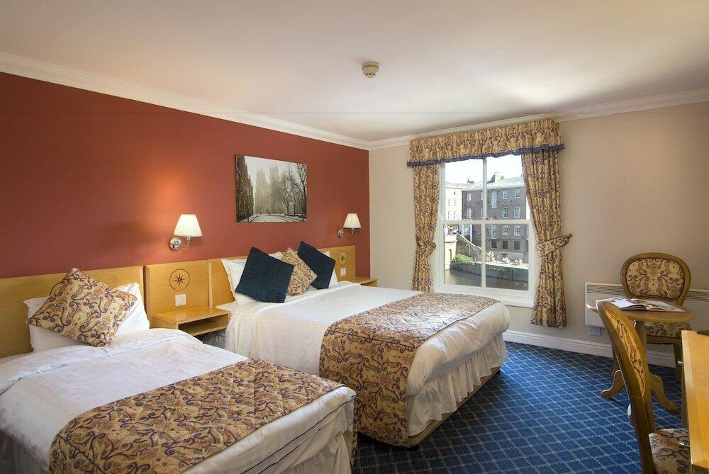 Foto de una habitación de The Queens Hotel