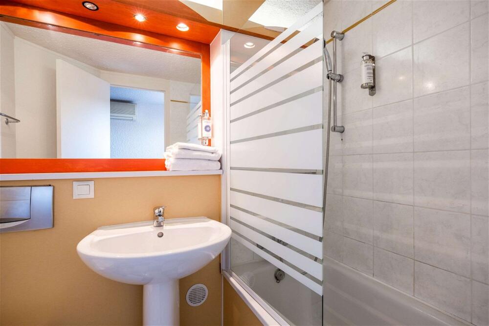 Foto del baño de Comfort Hotel Montlucon