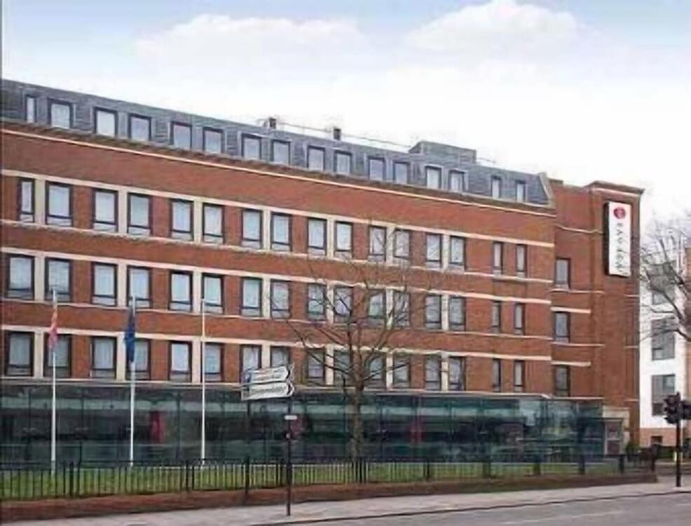 Foto del exterior de Hotel Ramada Hounslow - Heathrow East