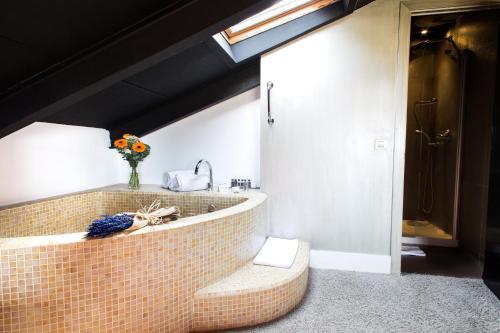 Foto del baño de Hotel Cardamomo Sigüenza