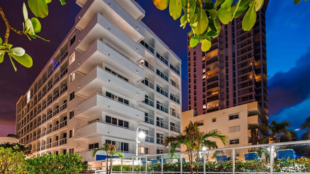 Foto del exterior de Hotel Best Western Plus Atlantic Beach Resort
