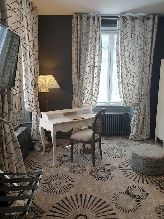 Foto de una habitación de Hotel Le Lion D&amp;#039;Or et Restaurant La Table Du Lion