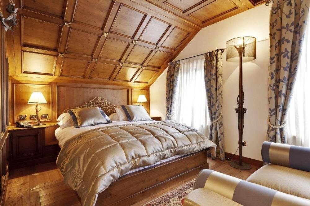 Foto de una habitación de Ambra Cortina Luxury&amp;amp;Fashion Hotel