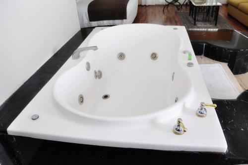 Foto de los servicios de Holiday Inn Hotel &amp;amp; Suites Centro Historico, an IHG Hotel