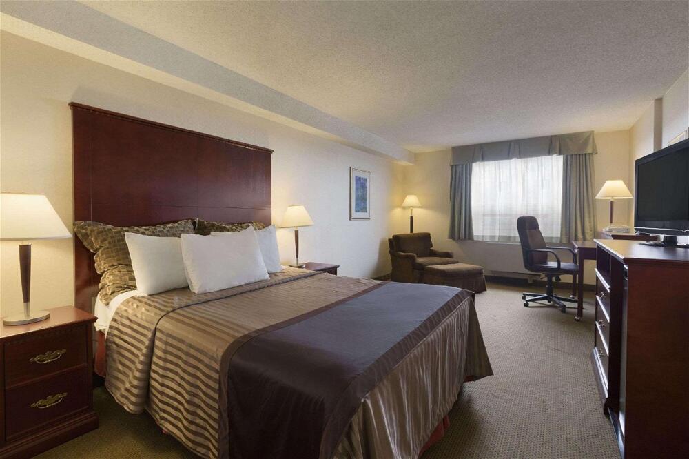 Foto de una habitación de Hotel Travelodge by Wyndham Vancouver Airport