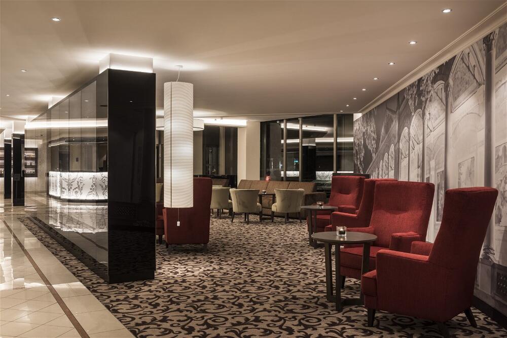 Foto de las zonas nobles de Radisson Blu Badischer Hof Hotel