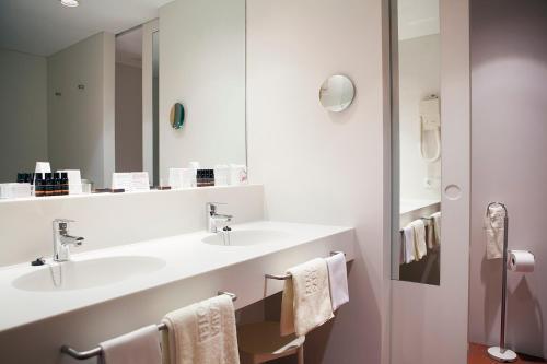 Foto del baño de Almadraba Park Hotel