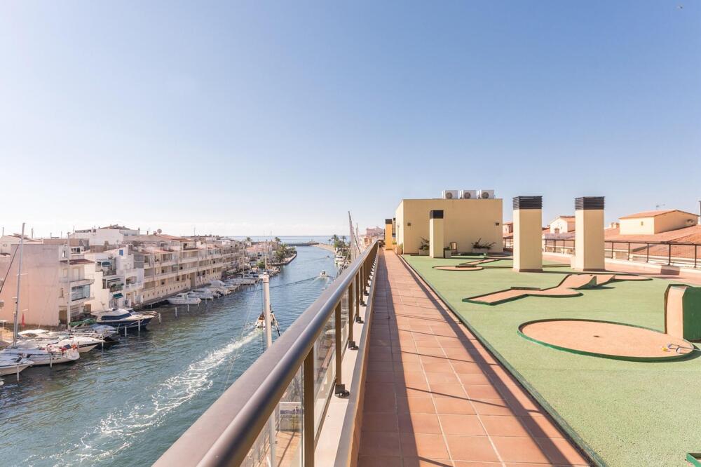 Foto del entorno de Apartamentos Pierre &amp;amp; Vacances Empuriabrava Marina