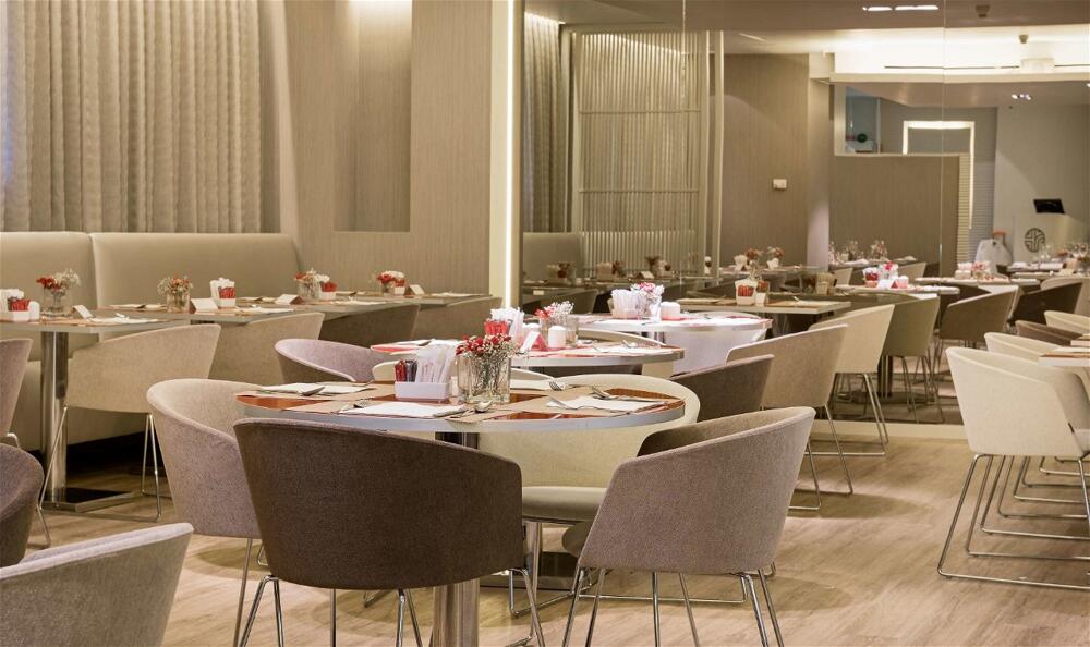 Foto de restauración de Hotel NH Collection Lisboa Liberdade